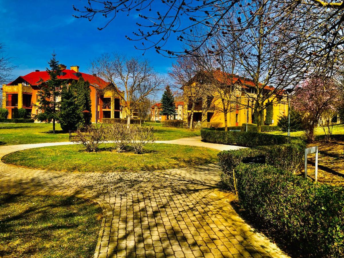 Birdland Apartman Buk Exterior photo