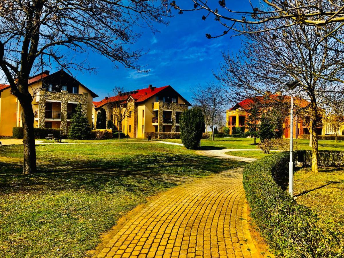 Birdland Apartman Buk Exterior photo